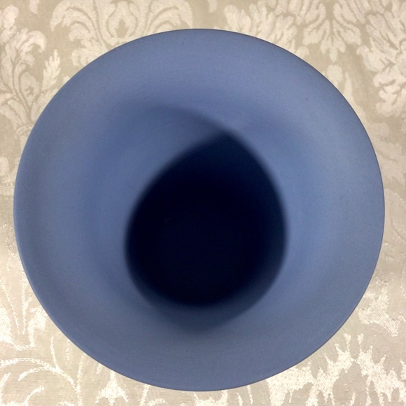 Wedgwood Blue Jasperware Pedestal Vase - Picture 6 of 7